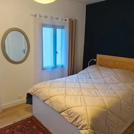 Cocon Avec Terrasse à 2 Pas Du Vieux Port * La Rochelle (Charente-Maritime)